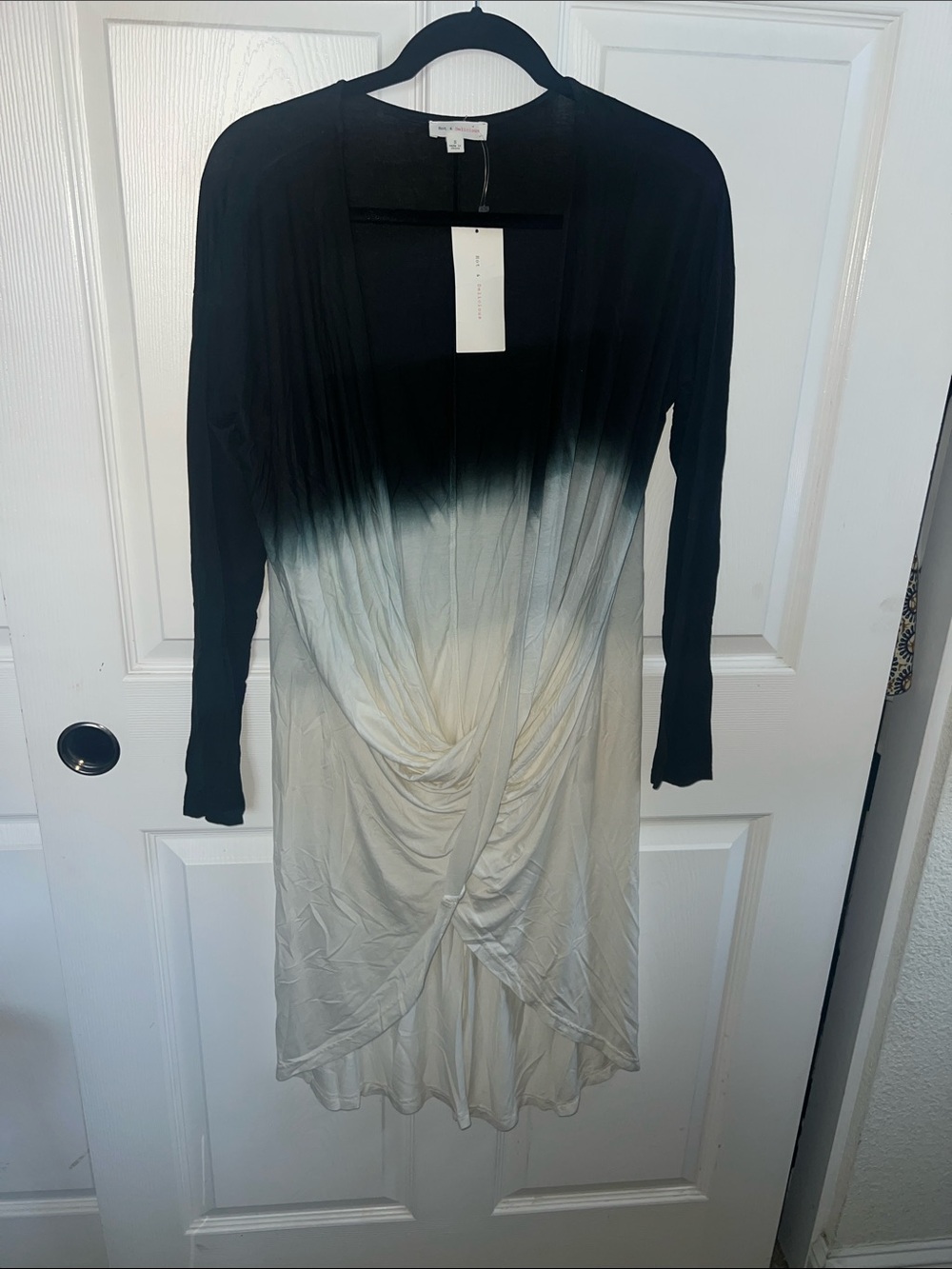 Women’s Ombre Long Sleeve Draped Open Dress/Top - Black to Cream
